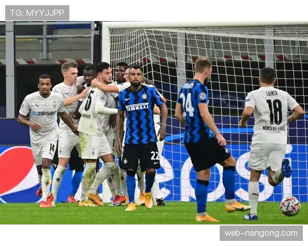 比赛战报：门兴格拉德巴赫2-2战平云达不莱梅，普莱亚梅开二度