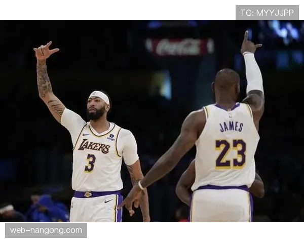 太阳135-103大胜雷霆，锁定西部第七附加赛席位